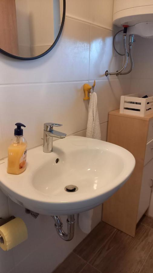 Apartma Pod Pugledom Appartement Ljubljana Buitenkant foto